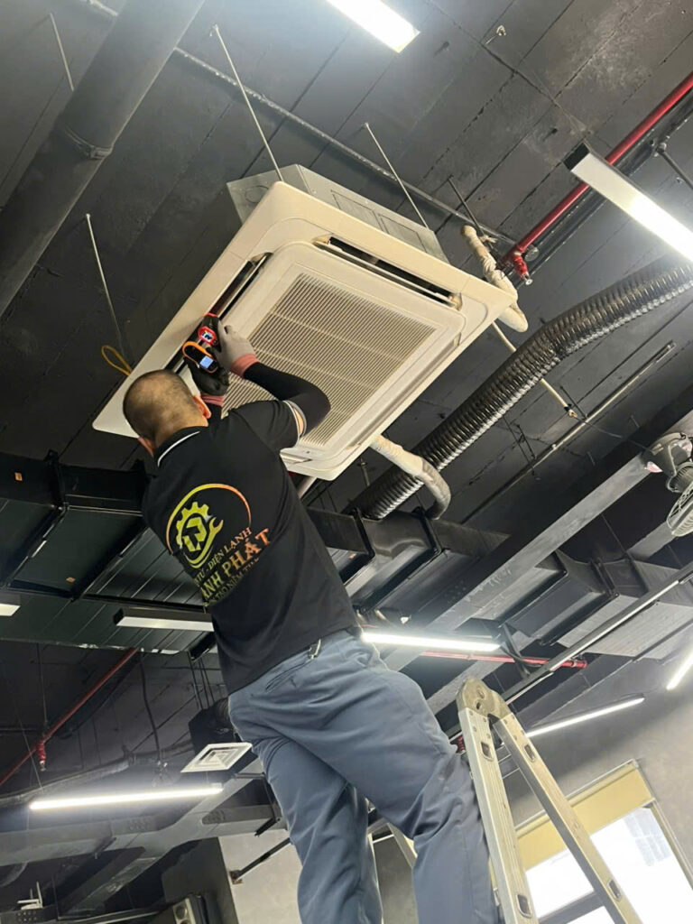 Sửa chữa điều hòa uy tín tại Hà Nội, có mặt nhanh, tay nghề chuẩn hãng 1 lắp đặt điều hoà âm trần