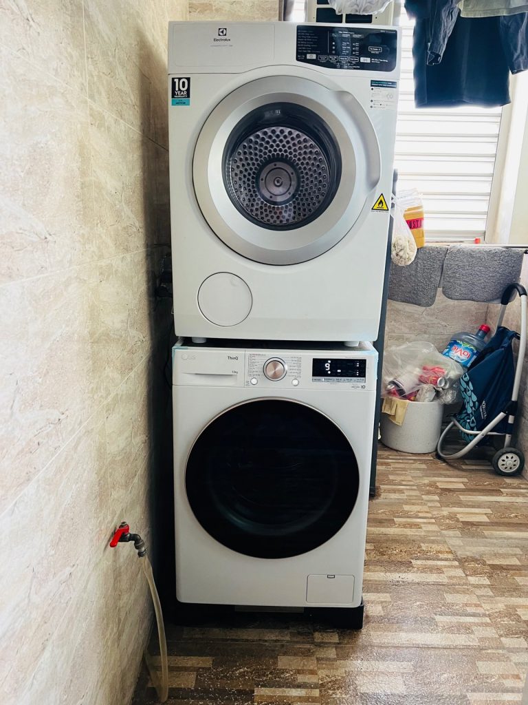 Sửa máy giặt uy tín tại nhà Hà Nội – Có mặt sau 10 phút, thợ giỏi, giá rẻ nhất thị trường! 2 sua may say quan ao cau giay 3 768x1024 1