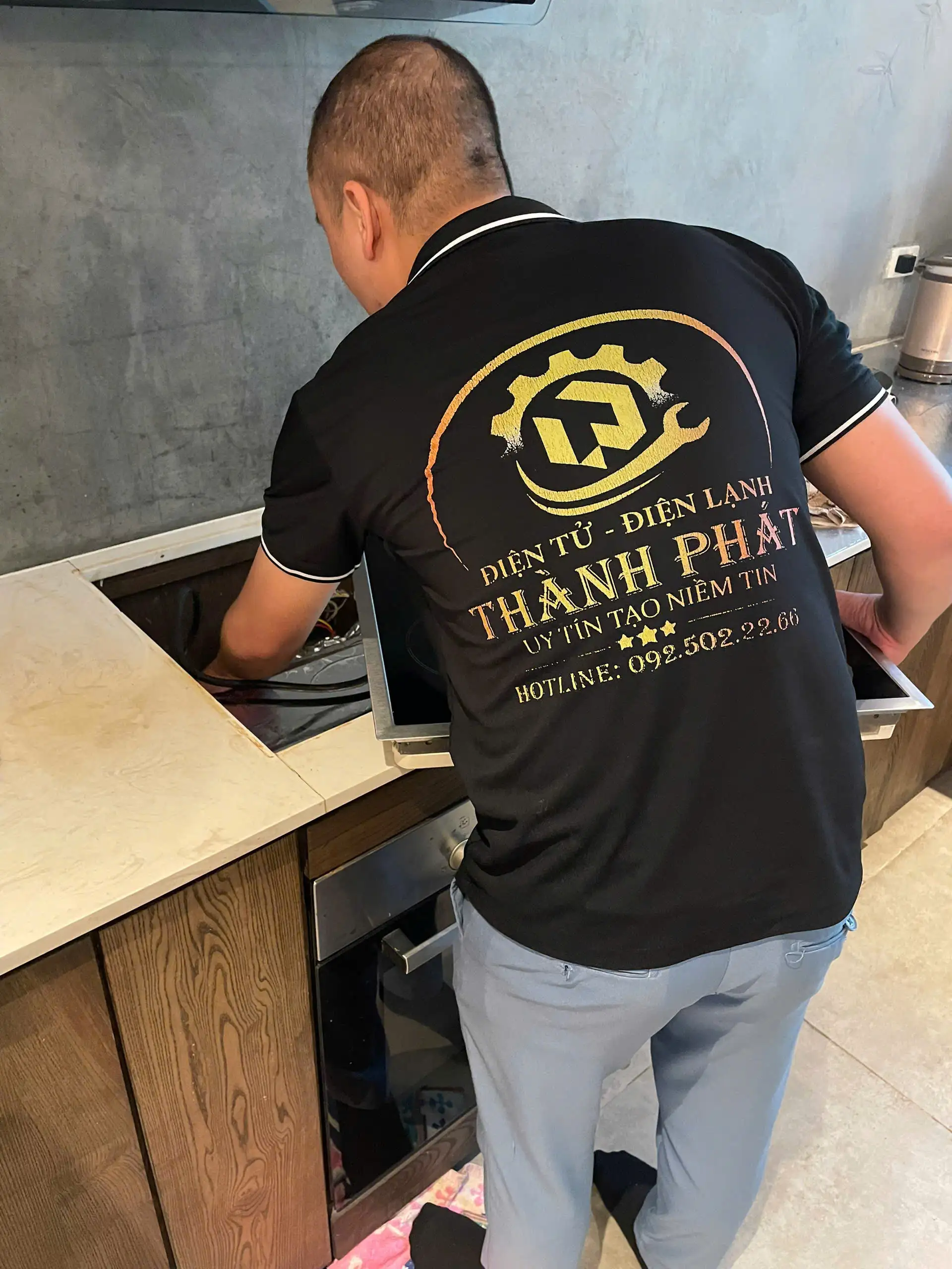 Dịch vụ sửa chữa điện lạnh tổng hợp: Giải pháp trọn gói cho gia đình và doanh nghiệp